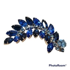Vintage Sapphire & Topaz Blue Shades of Glass Stone Brooch Huge Leaf Pattern